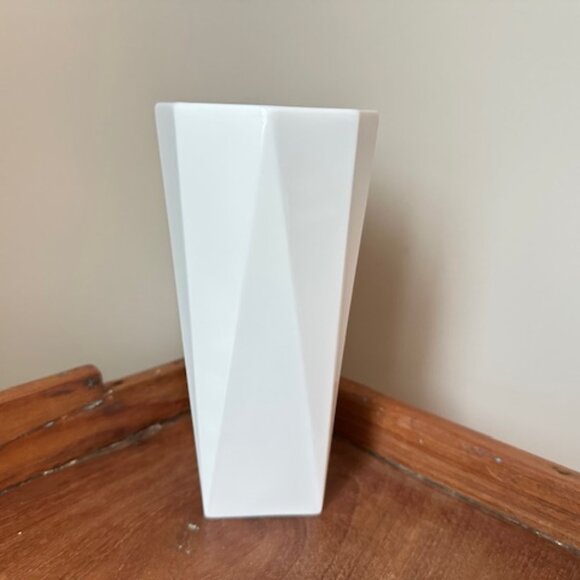 Wedgwood White Bone China Vase - Picture 2 of 6